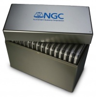 Фирменная коробка серебряного цвета для 16 БОЛЬШИХ МЕДАЛЬНЫХ слабов NGC увеличенного размера и толщины (NGC Oversize Coin Holder Display Box (for 13mm thick NGC Oversize Coin Holders), официальный сертифицированный производитель.